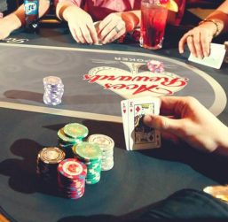 Стратегия игры в турнирный покер