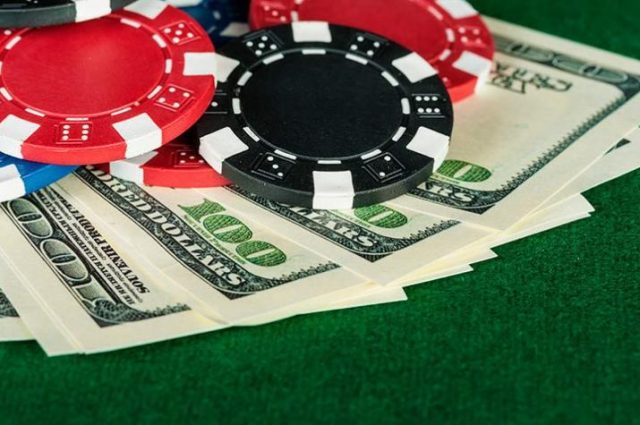 Стоит ли играть в покер